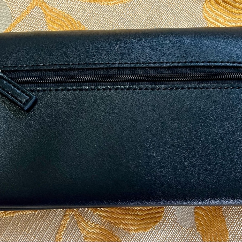 Tahari Elegant Black Wallet with Silver Detail - Picture 2 of 5